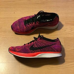 NIKE Flyknit Racer Açaí Berry 💜🖤💗
